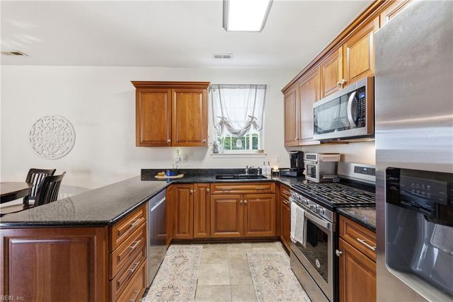 3102 Caroline CRES, Suffolk, VA 23435