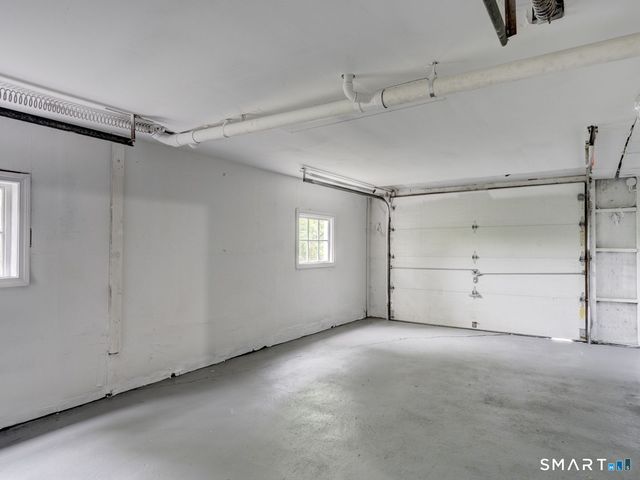11 Cheshire Road, Prospect, CT 06712