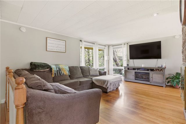 24 Harbor View Road, Portsmouth, RI 02871