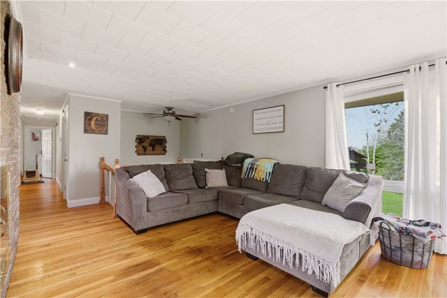 24 Harbor View Road, Portsmouth, RI 02871