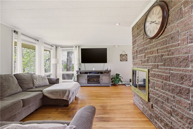 24 Harbor View Road, Portsmouth, RI 02871