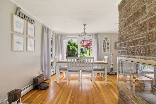 24 Harbor View Road, Portsmouth, RI 02871