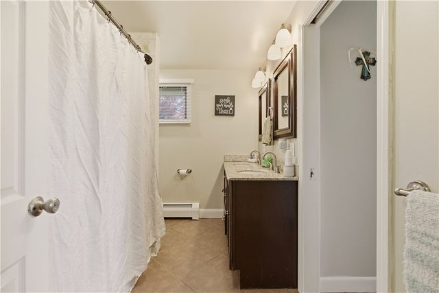24 Harbor View Road, Portsmouth, RI 02871