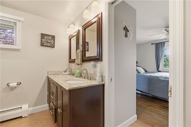 24 Harbor View Road, Portsmouth, RI 02871