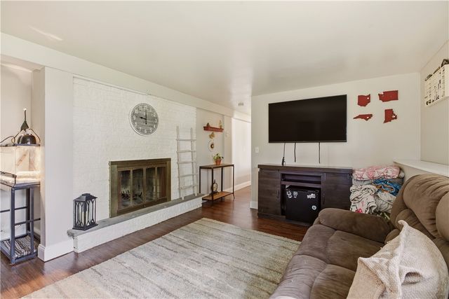 24 Harbor View Road, Portsmouth, RI 02871