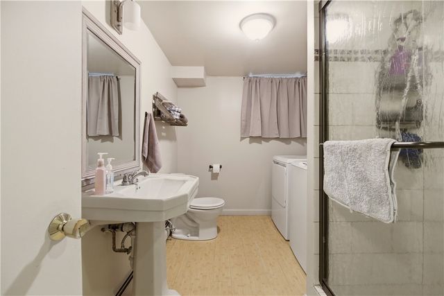 24 Harbor View Road, Portsmouth, RI 02871