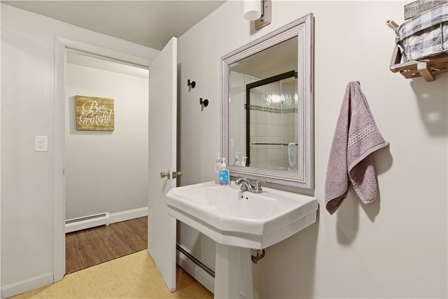 24 Harbor View Road, Portsmouth, RI 02871