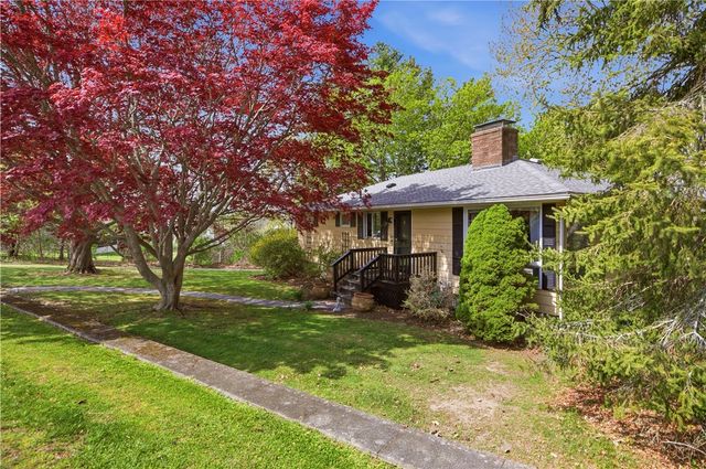 24 Harbor View Road, Portsmouth, RI 02871