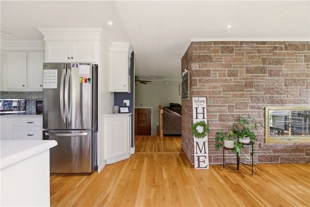 24 Harbor View Road, Portsmouth, RI 02871
