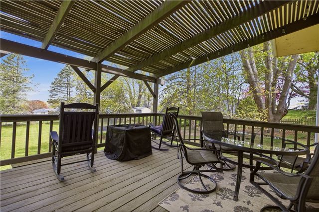 24 Harbor View Road, Portsmouth, RI 02871