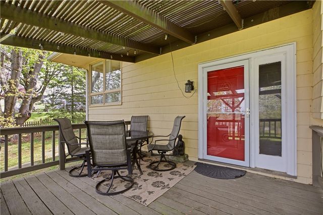 24 Harbor View Road, Portsmouth, RI 02871