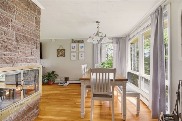 24 Harbor View Road, Portsmouth, RI 02871