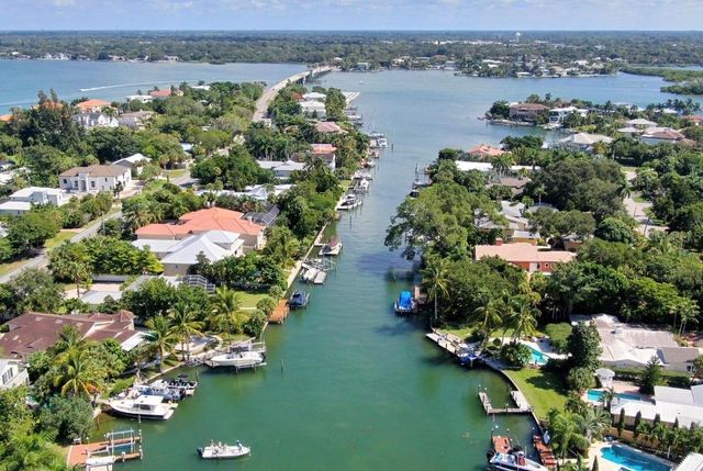 749 SIESTA DRIVE, Sarasota, FL 34242