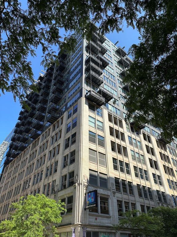 565 W Quincy Street 1608, Chicago, IL 60661