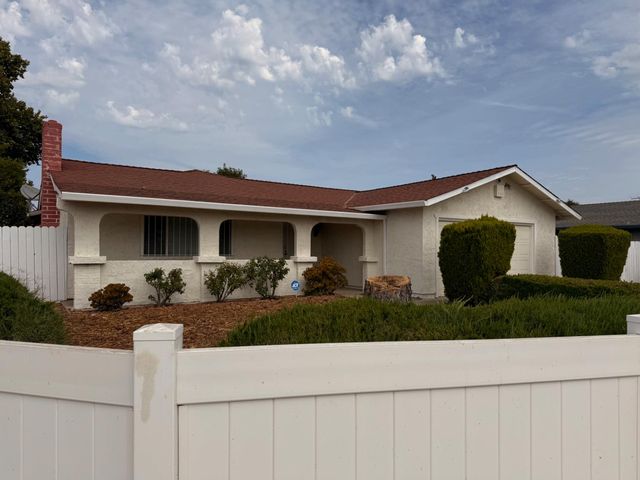 8501 Elaine Dr, Sacramento, CA 95828