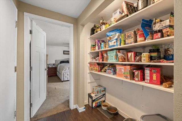 2480 Thorn Oak Drive, Medford, OR 97501