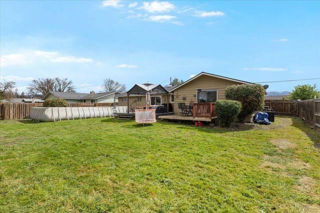 2480 Thorn Oak Drive, Medford, OR 97501