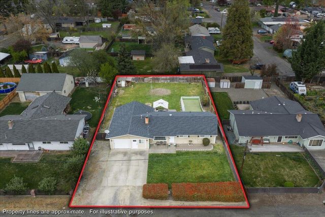 2480 Thorn Oak Drive, Medford, OR 97501