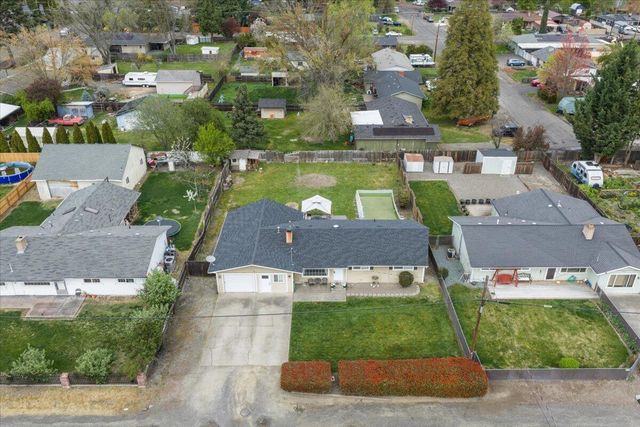 2480 Thorn Oak Drive, Medford, OR 97501