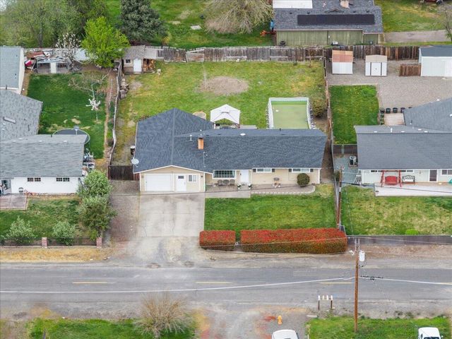 2480 Thorn Oak Drive, Medford, OR 97501