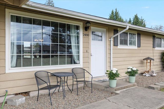 2480 Thorn Oak Drive, Medford, OR 97501