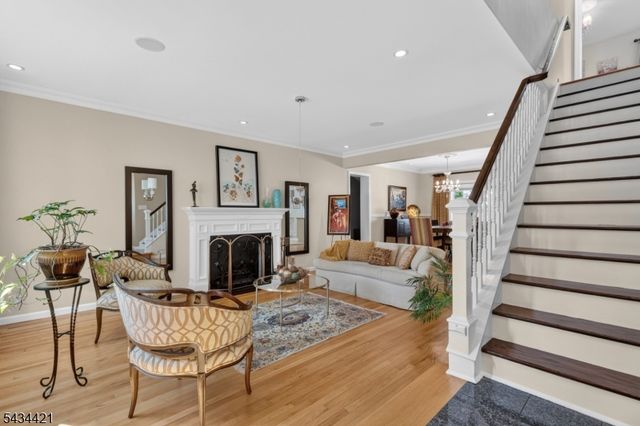 347 Westview Ave, Fort Lee Boro, NJ 07024