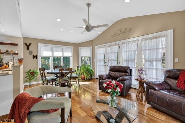 347 Westview Ave, Fort Lee Boro, NJ 07024
