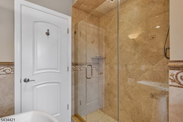 347 Westview Ave, Fort Lee Boro, NJ 07024