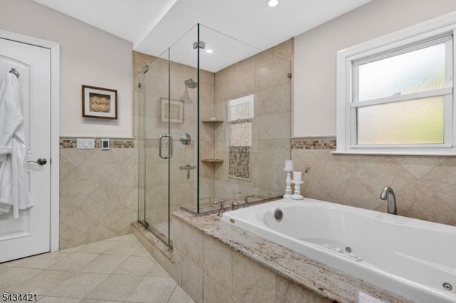 347 Westview Ave, Fort Lee Boro, NJ 07024