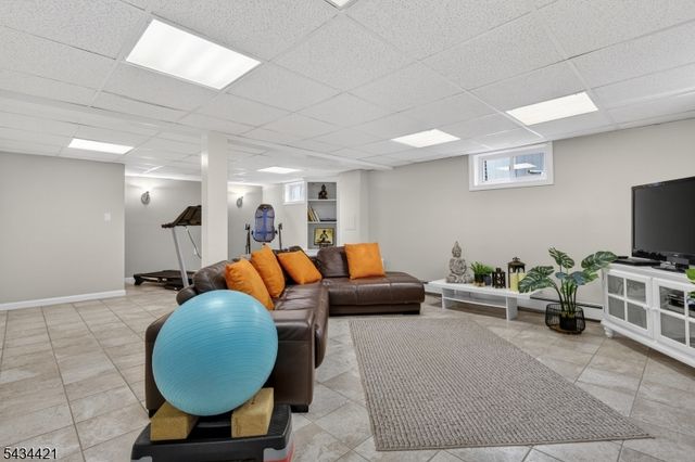 347 Westview Ave, Fort Lee Boro, NJ 07024