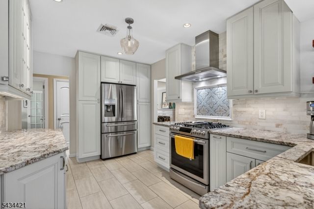 347 Westview Ave, Fort Lee Boro, NJ 07024