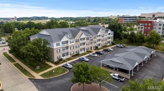 2 Monarch Trace Court 103, Chesterfield, MO 63017