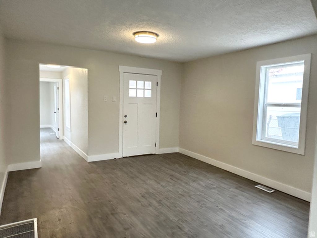 282 E VINE ST, Tooele, UT 84074 — photo 3