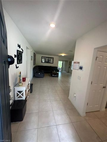 4115 14th AVE NE, Naples, FL 34120