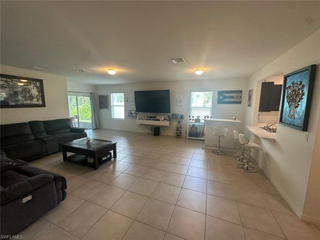 4115 14th AVE NE, Naples, FL 34120