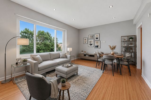 2121 N Saint Louis Avenue 3S, Chicago, IL 60647
