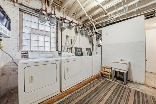2121 N Saint Louis Avenue 3S, Chicago, IL 60647