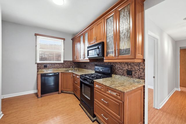 2121 N Saint Louis Avenue 3S, Chicago, IL 60647