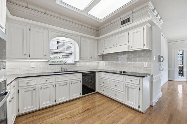 2714 Rustic Woods Drive, Kingwood, TX 77345