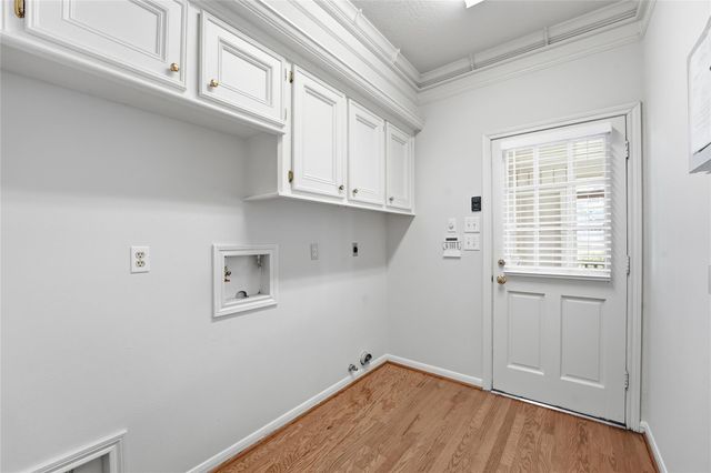 2714 Rustic Woods Drive, Kingwood, TX 77345