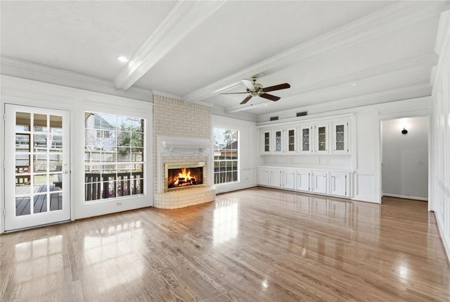 2714 Rustic Woods Drive, Kingwood, TX 77345