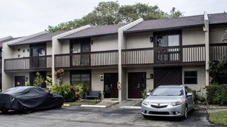 869 NW 47th Street 869, Deerfield Beach, FL 33064