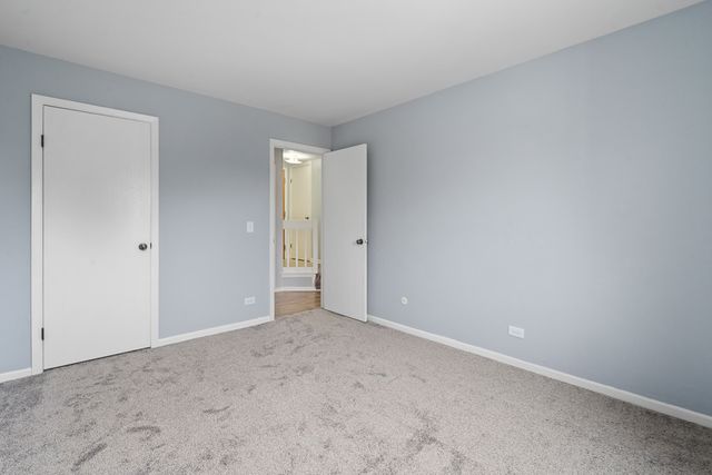 1535 RAYMOND Drive 202, Naperville, IL 60563