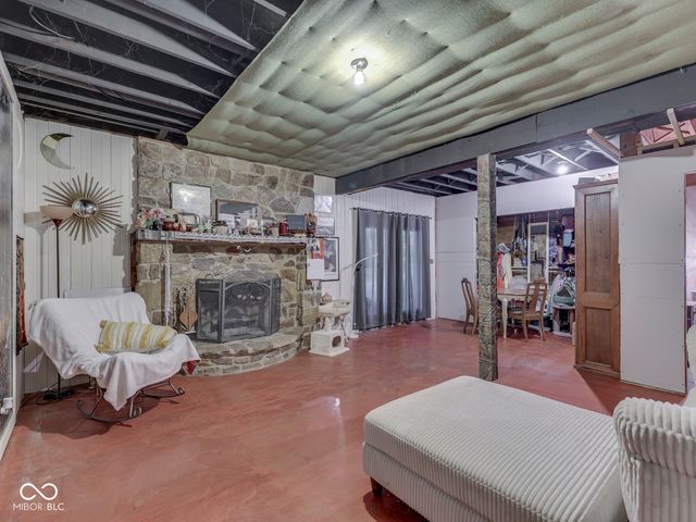 5240 W 400 N, Fairland, IN 46126