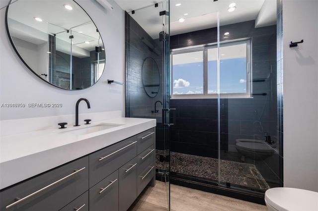 1000 Venetian Way 502, Miami, FL 33139