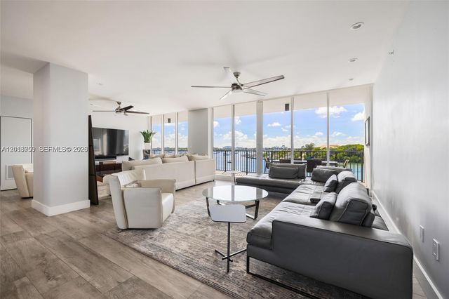 1000 Venetian Way 502, Miami, FL 33139