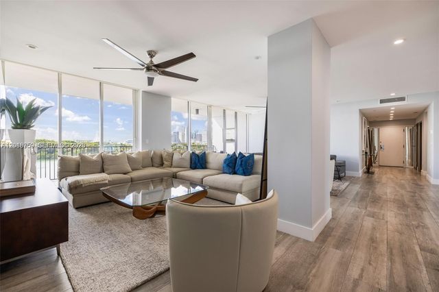 1000 Venetian Way 502, Miami, FL 33139