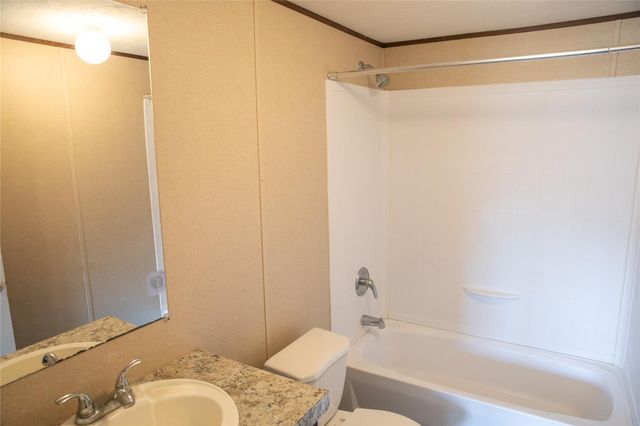 12899 Young Lane, Carmine, TX 78932