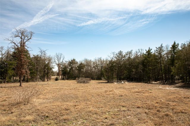 12899 Young Lane, Carmine, TX 78932