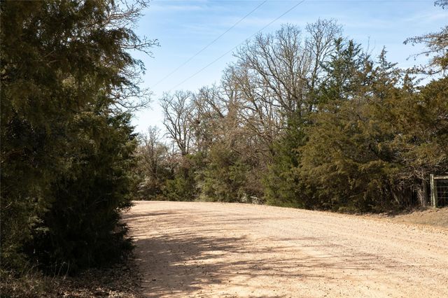 12899 Young Lane, Carmine, TX 78932